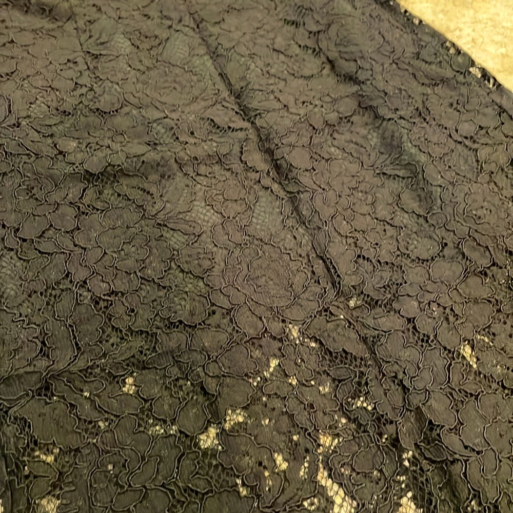 Black lace midi skirt, side zipper, size medium - Picture 2 of 3